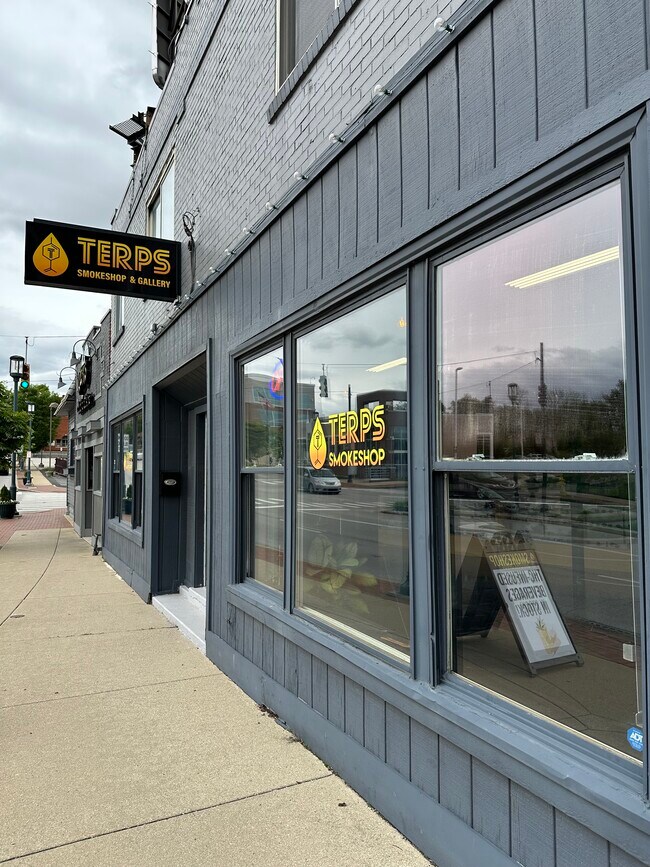 Plus de détails pour 3540 Columbia Pky, Cincinnati, OH - Commerce de détail à louer