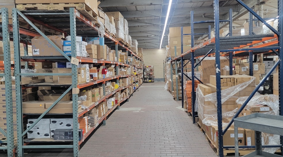 1014 Stanley Ave, Brooklyn, NY à vendre - Photo intérieure - Image 3 de 8