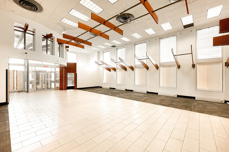 1605 Rue Girouard O, Saint-hyacinthe, QC à vendre - Photo intérieure - Image 3 de 10