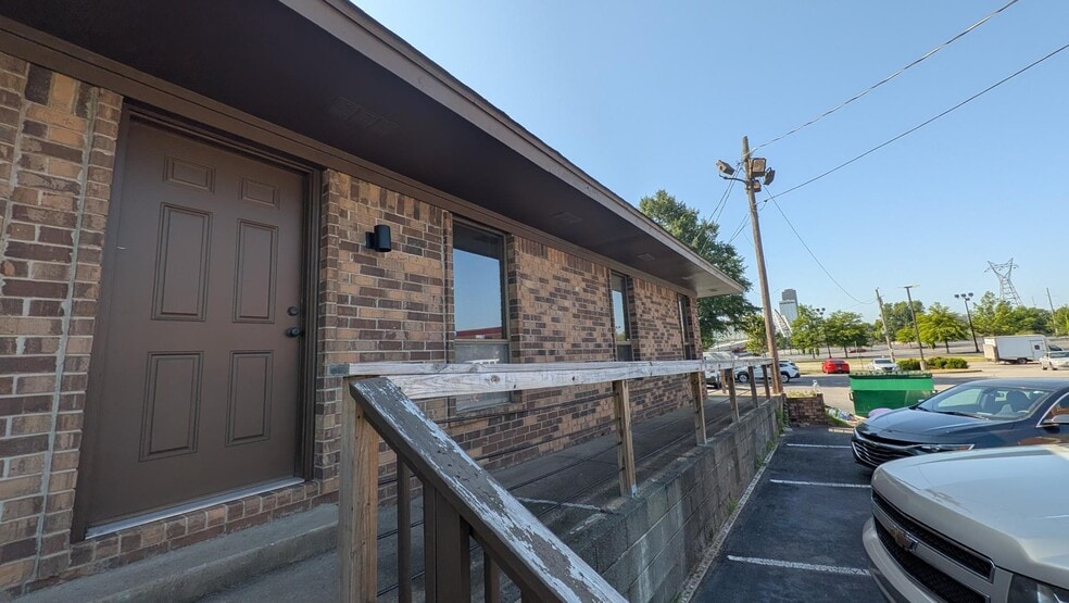 510 W 4th St, North Little Rock, AR à louer - Photo du bâtiment - Image 2 de 3