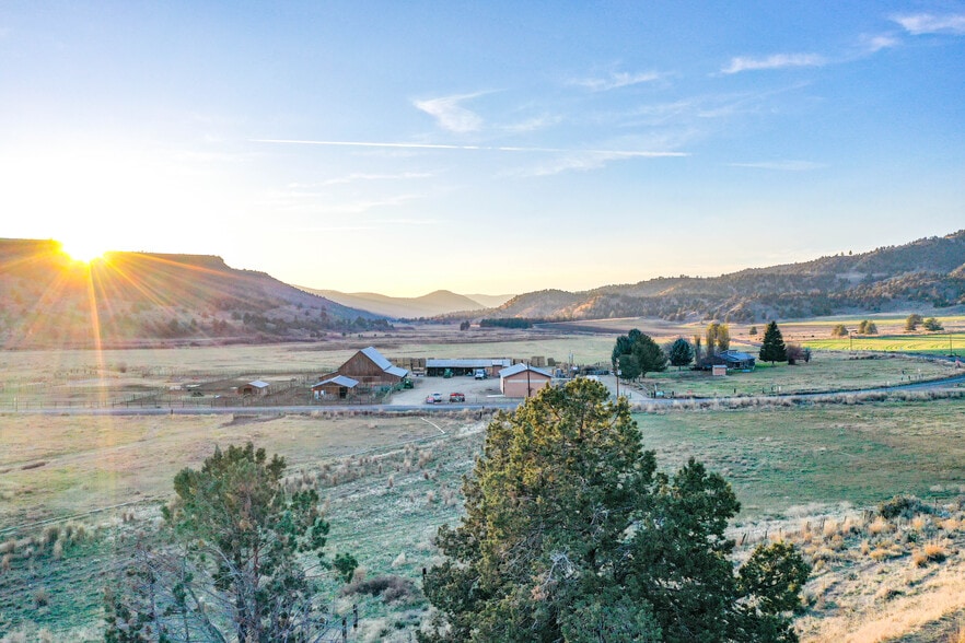 28000 SE Paulina Hwy, Prineville, OR for sale - Primary Photo - Image 1 of 50