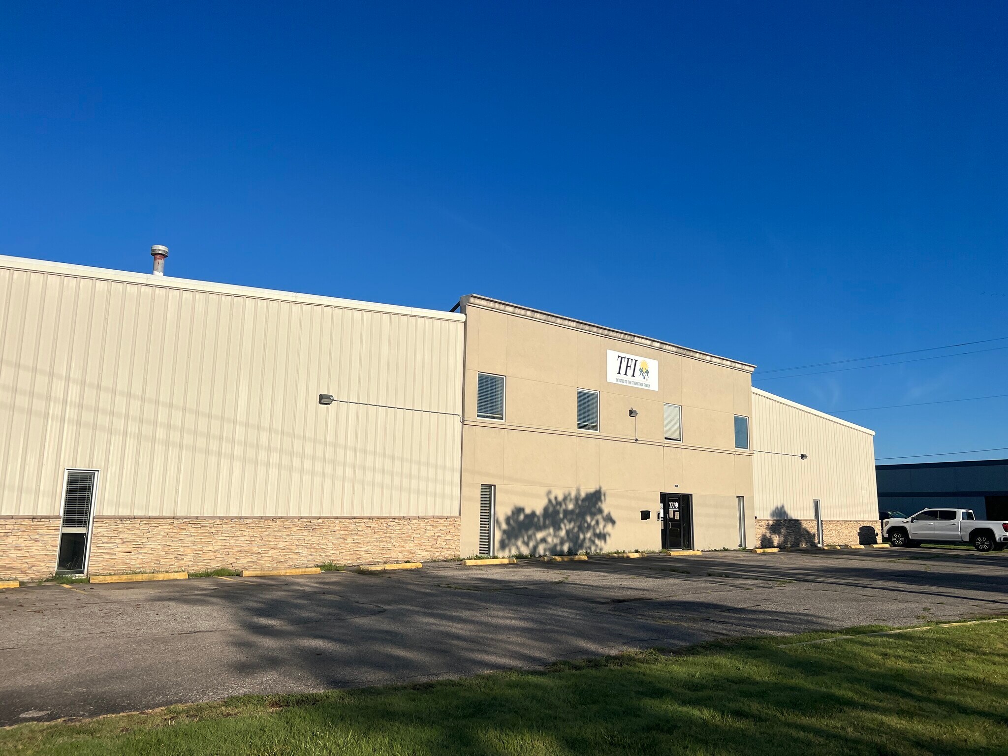 1711 S Longfellow St, Wichita, KS à louer Photo du bâtiment- Image 1 de 10