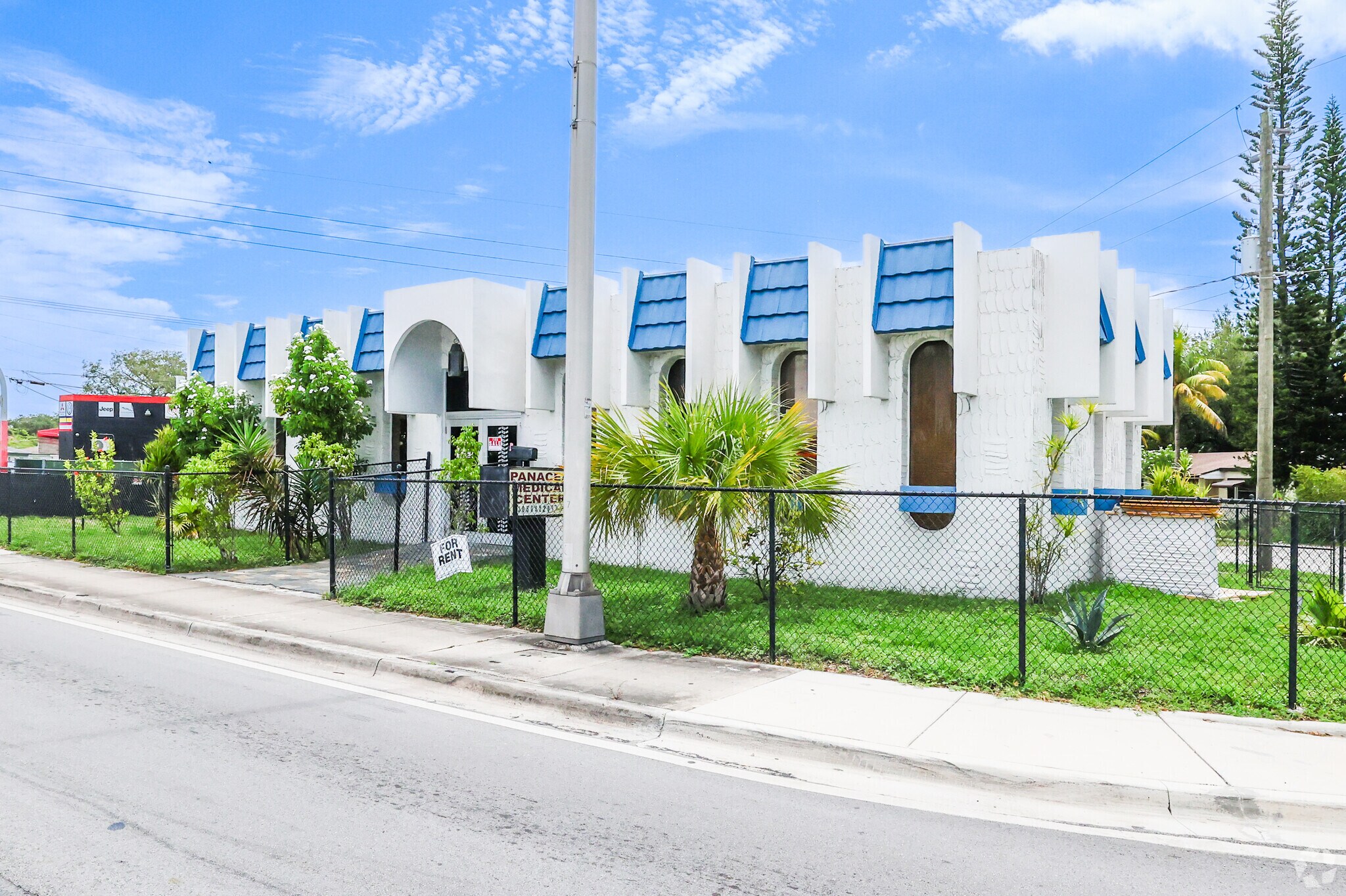 14205 W Dixie Hwy, North Miami, FL for sale Primary Photo- Image 1 of 22