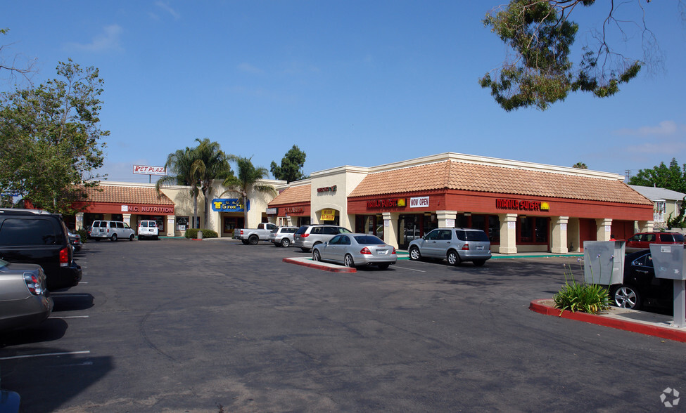 925 E Plaza Blvd, National City, CA for lease - Building Photo - Image 1 of 3