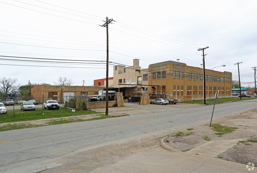 1401 N Carroll Ave, Dallas, TX for lease - Building Photo - Image 2 of 27