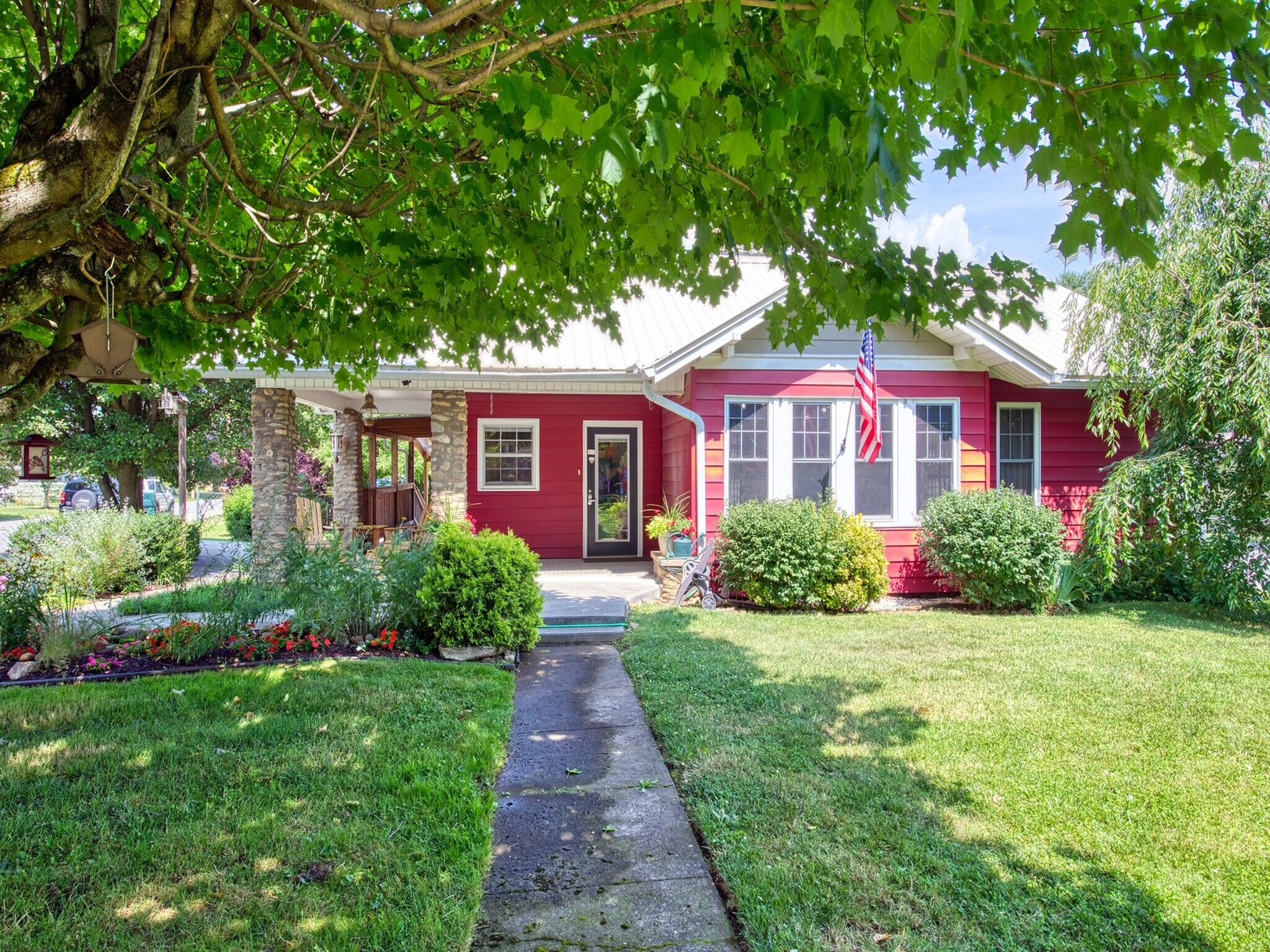 24 Belle Meade Dr, Waynesville, NC for sale Primary Photo- Image 1 of 33