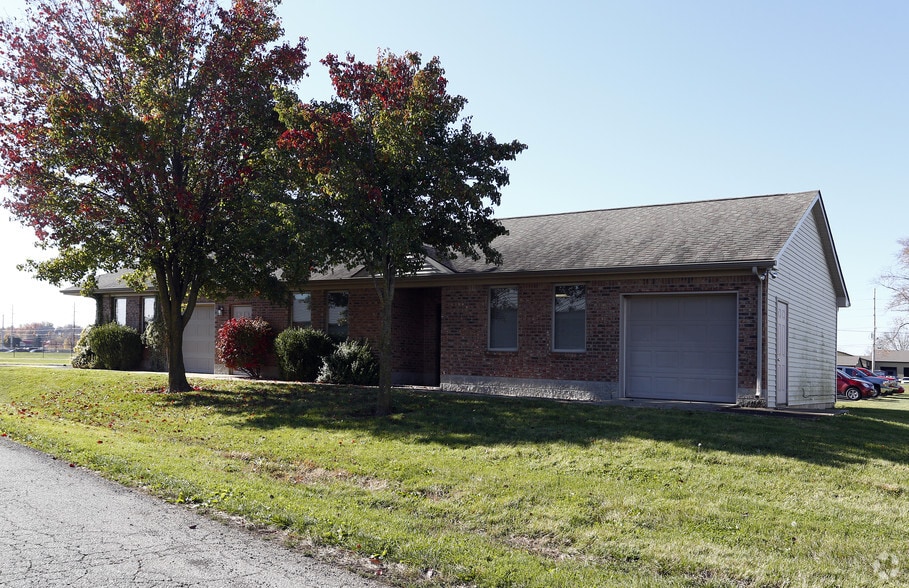 300 International Dr, Franklin, IN à vendre - Photo du bâtiment - Image 2 de 2