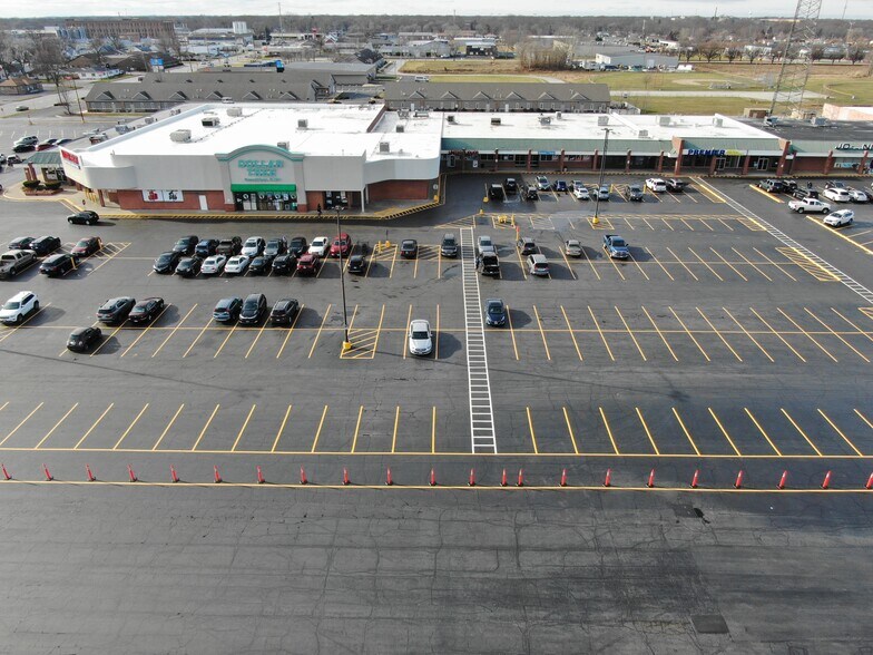 95 Village Sq, Bradley, IL à louer - Photo du bâtiment - Image 2 de 4