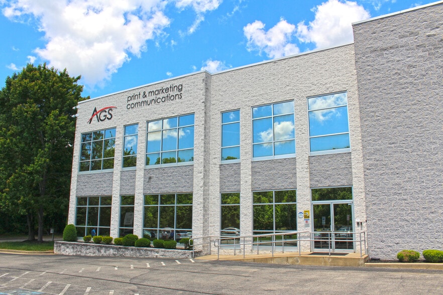 4590 Graphics Dr, White Plains, MD à louer - Photo du bâtiment - Image 2 de 21