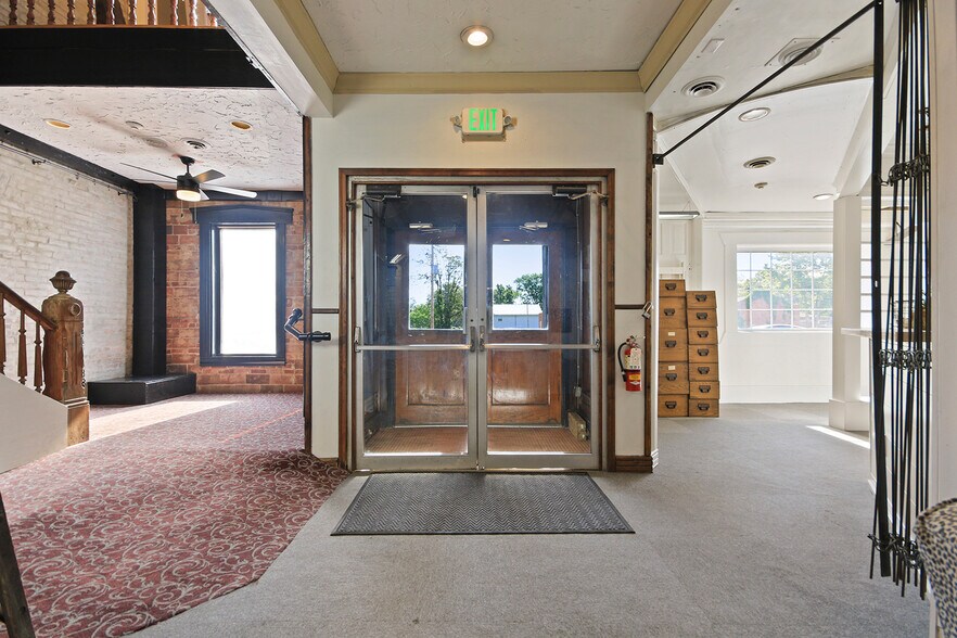 105 Coal st, Mexico, MO à vendre - Photo du bâtiment - Image 2 de 110