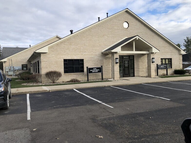 9460 S Saginaw Rd, Grand Blanc, MI à vendre - Photo du bâtiment - Image 1 de 14