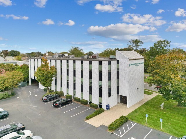 1100 Kings Hwy E, Fairfield, CT à louer Photo du bâtiment- Image 1 de 4