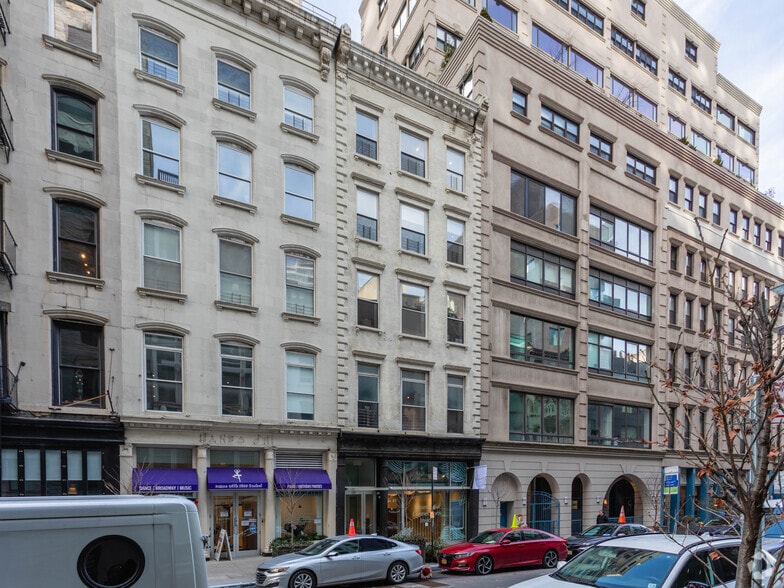 21 Warren St, New York, NY for lease - Building Photo - Image 2 of 17