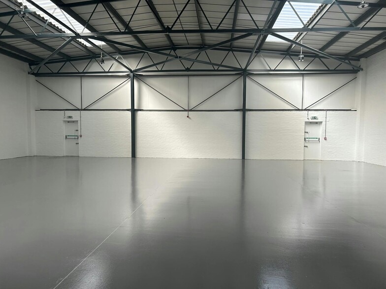 13 Lovelace Rd, Bracknell for lease - Building Photo - Image 2 of 7