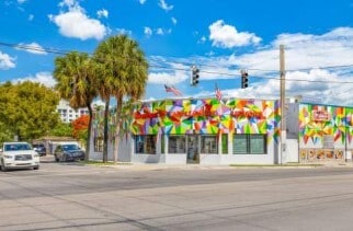 Barbarita's Liquor Dis Wholesale. portfolio of 3 properties for sale on LoopNet.ca - Interior Photo - Image 3 of 7