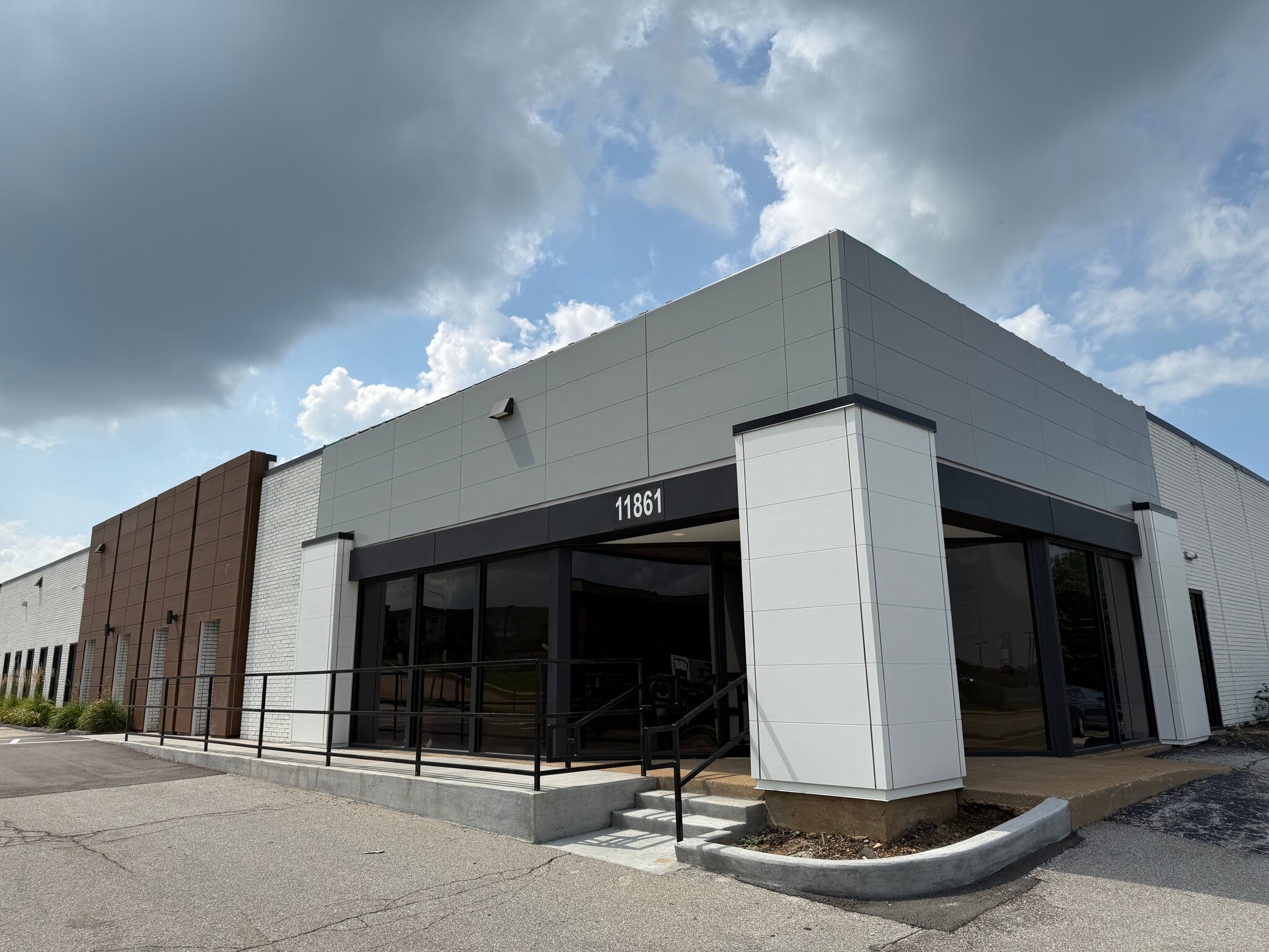 11861-11865 Westline Industrial Dr, Saint Louis, MO for lease Primary Photo- Image 1 of 6