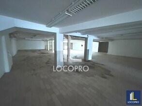 Retail in Cannes for sale Interior Photo- Image 2 of 4
