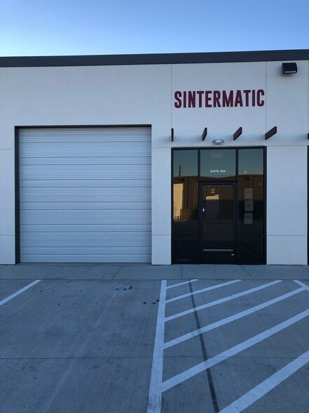 2125 Katy Fort Bend Rd, Katy, TX for lease - Building Photo - Image 1 of 4