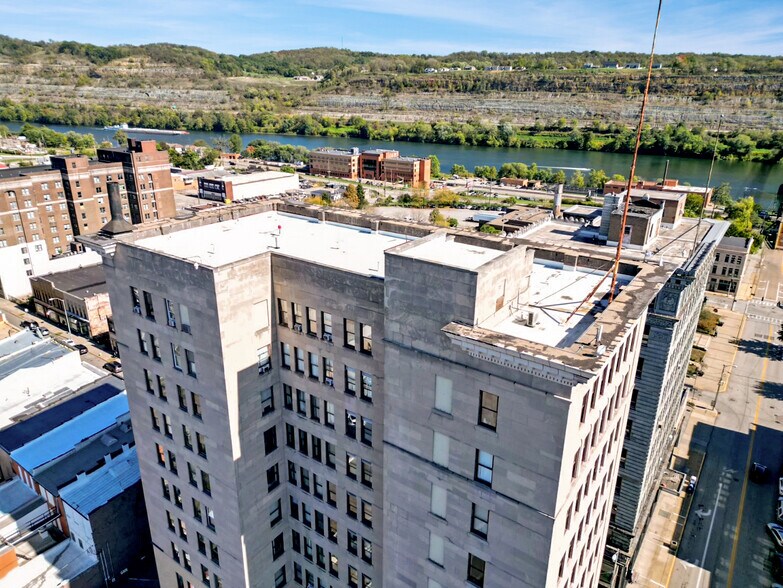 United Group Realties, Inc. Portfolio portefeuille de 3 propriétés à vendre sur LoopNet.ca - Photo du bâtiment - Image 3 de 80