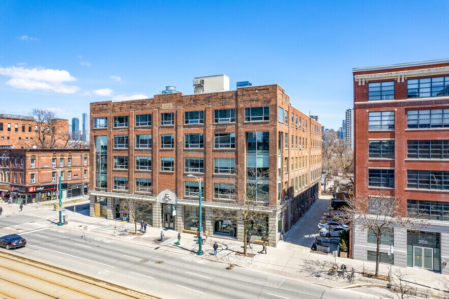 215 Spadina Ave, Toronto, ON à louer - Photo du bâtiment - Image 3 de 22
