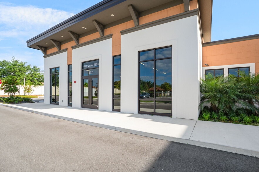 409 Serano Way, Nokomis, FL à louer - Photo du bâtiment - Image 2 de 30