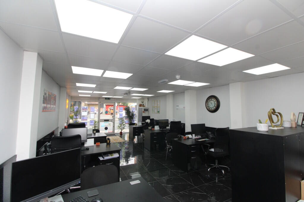 129 High St, London for lease Building Photo- Image 1 of 2