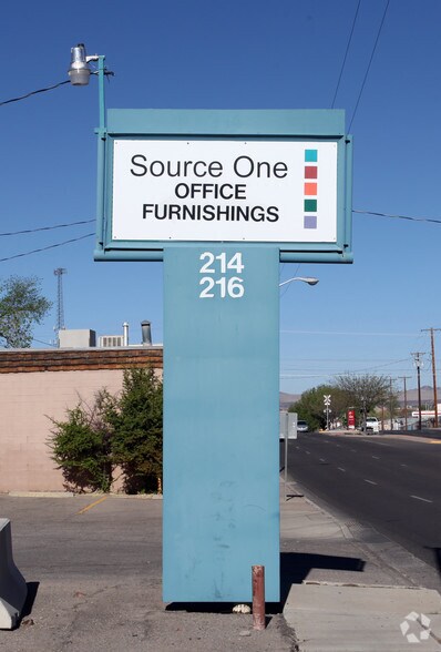 214 Menaul Blvd NE, Albuquerque, NM à louer - Photo du bâtiment - Image 2 de 13