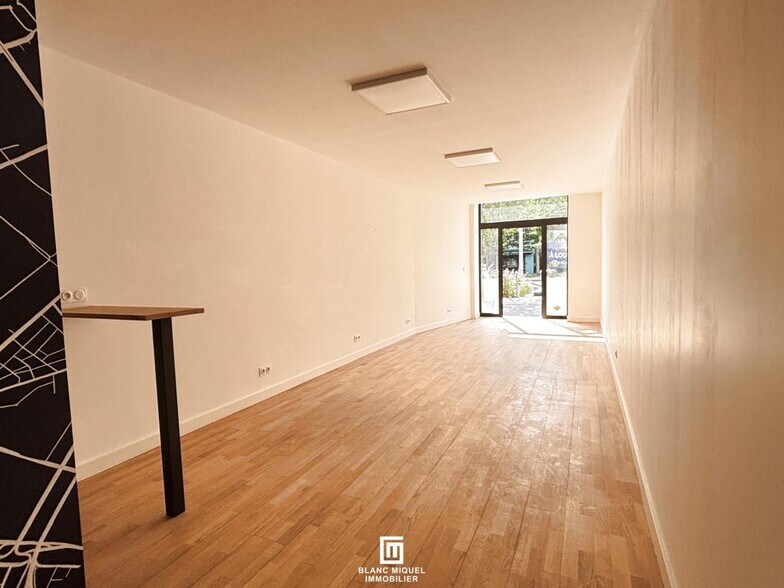 Retail in Bordeaux for lease - Interior Photo - Image 2 of 11