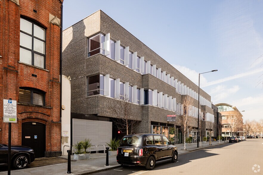 99-111 Freston Rd, Londres à louer - Photo du bâtiment - Image 2 de 2