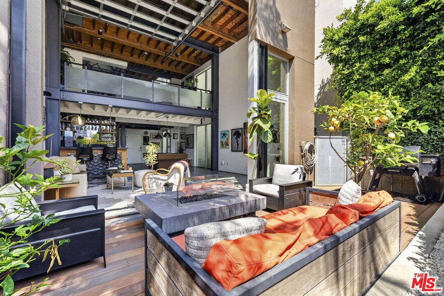 2120 Narcissus Ct, Venice, CA à vendre - Photo du bâtiment - Image 2 de 35