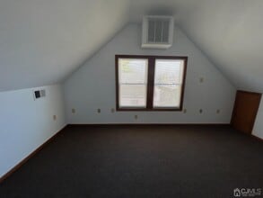 227 Main St, Woodbridge, NJ à vendre Photo intérieure- Image 2 de 8