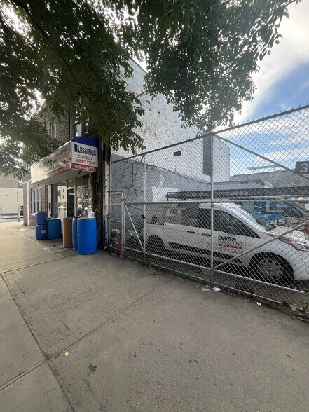 3703 Church Ave, Brooklyn, NY à vendre - Photo du bâtiment - Image 3 de 11