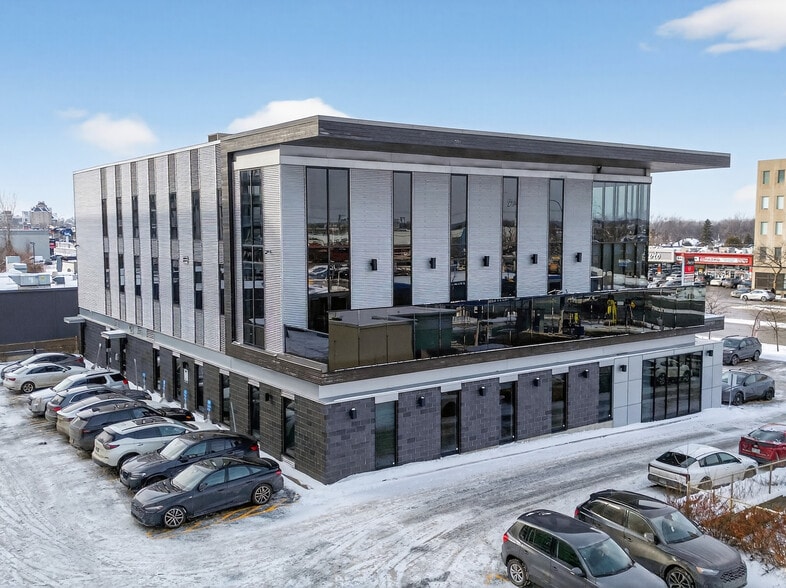 1428-1432 Boul Saint-Martin O, Laval, QC à vendre - Photo du bâtiment - Image 2 de 15