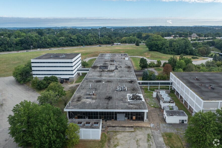 1310 Beulah Rd, Pittsburgh, PA à vendre - Aérien - Image 3 de 4