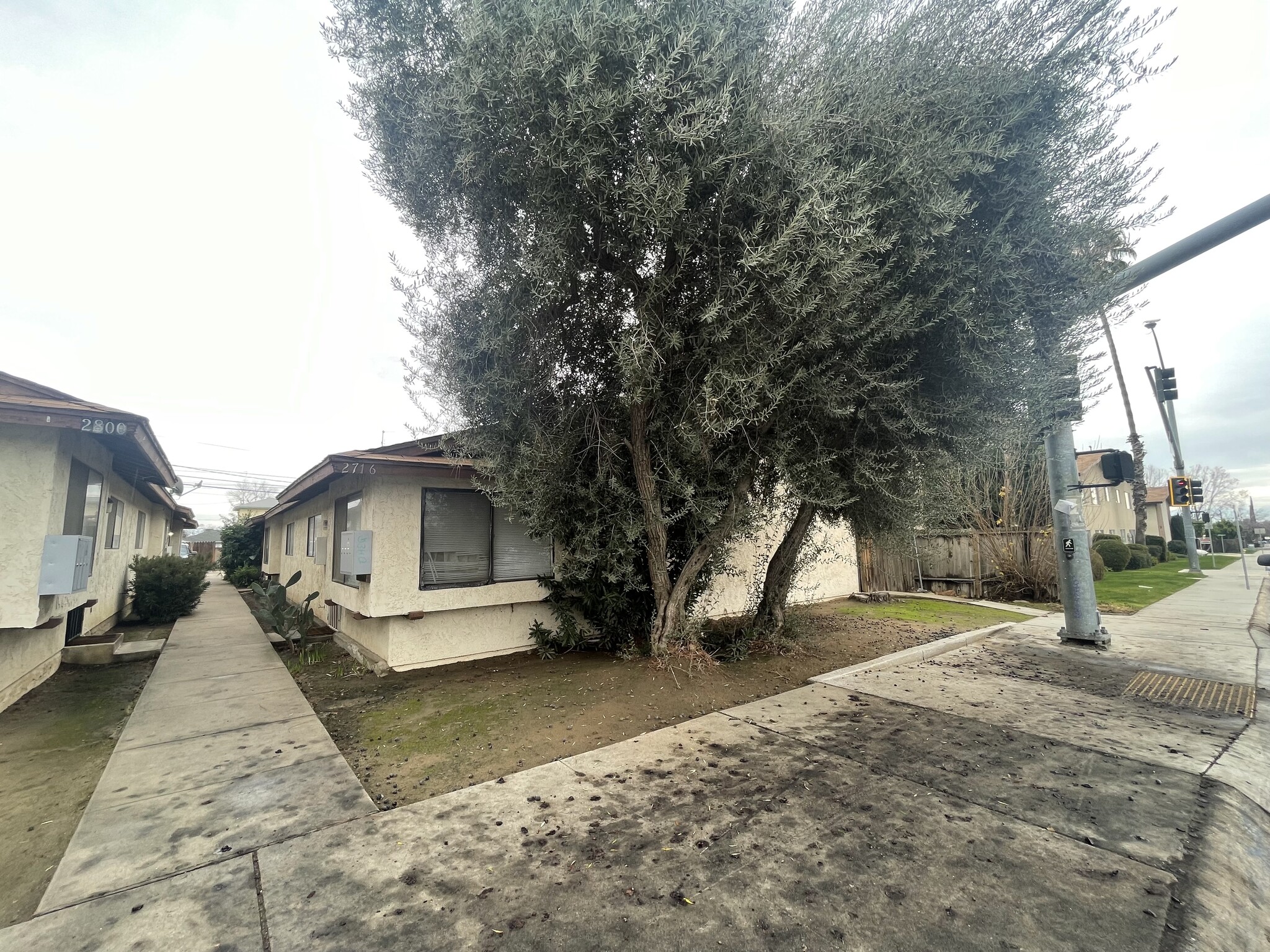 2716 N Chester Ave, Bakersfield, CA for sale Primary Photo- Image 1 of 5