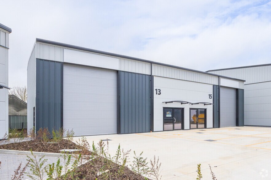 Witham Court, Yaxley à vendre - Photo du bâtiment - Image 3 de 3