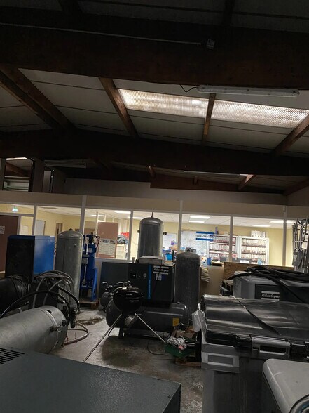 Flex in Grigny for lease - Interior Photo - Image 3 of 7