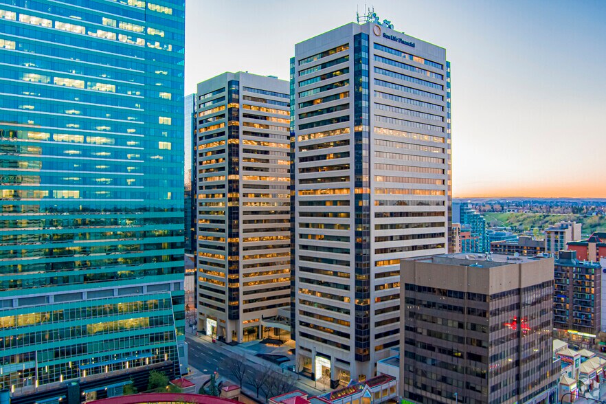 144 4th Ave SW, Calgary, AB à louer - Photo du bâtiment - Image 3 de 8