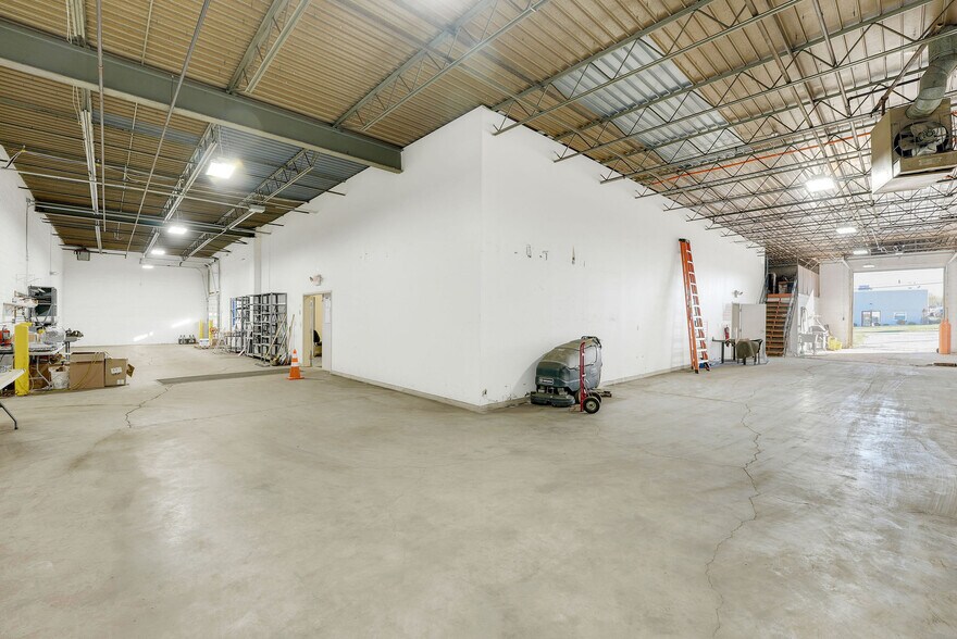 4894 Neo Pky, Garfield Heights, OH à vendre - Photo intérieure - Image 3 de 11