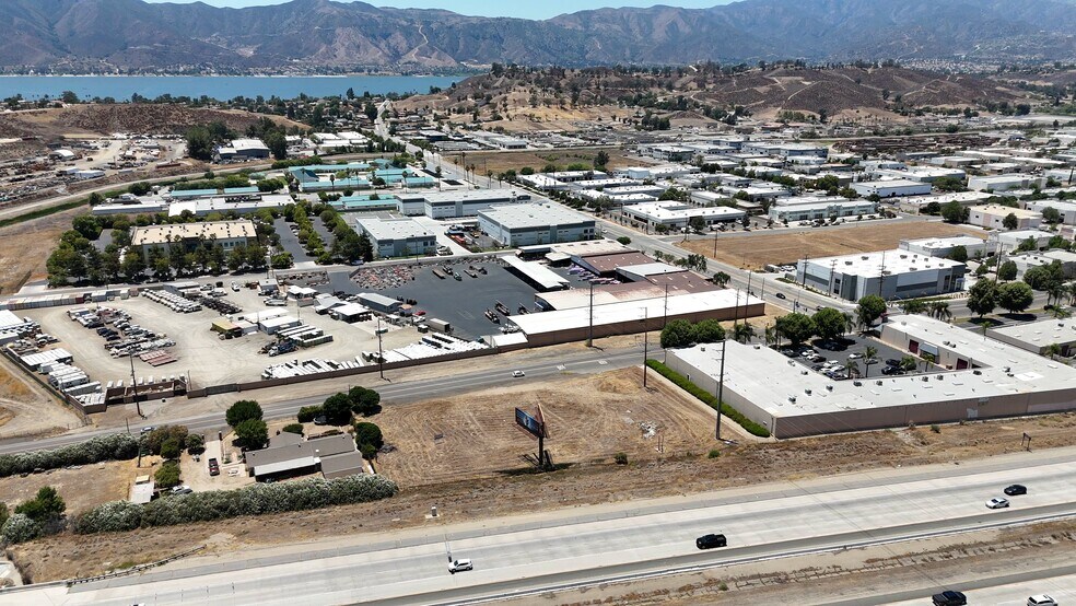 18700 Collier Ave, Lake Elsinore, CA à vendre - Vidéo sur l’inscription commerciale - Image 2 de 13