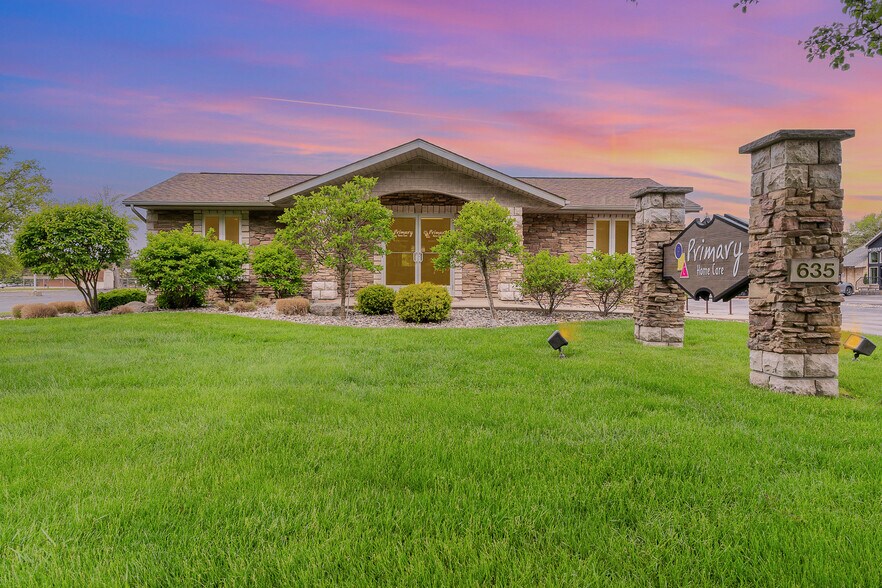 635 N Center Rd, Saginaw, MI for lease - Building Photo - Image 1 of 24