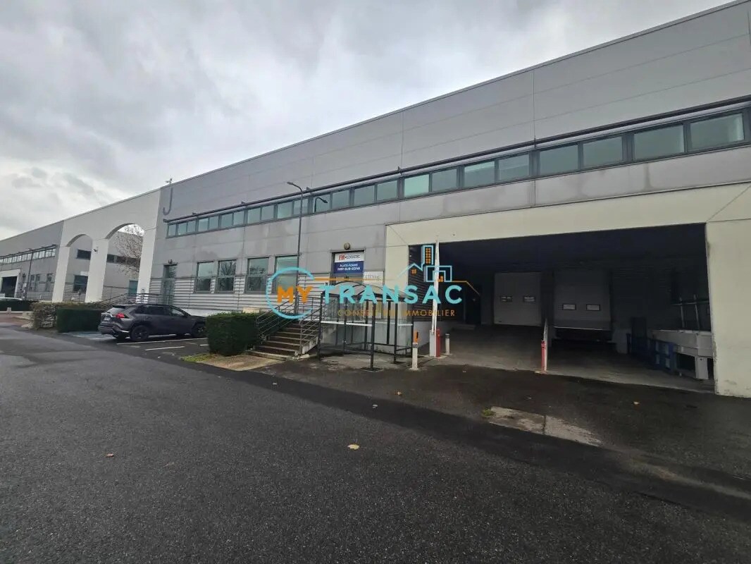 Industrial in Ivry-sur-Seine for lease Building Photo- Image 1 of 12