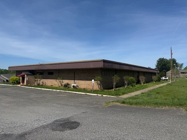 6235 Old Mill Rd, Lynchburg, VA for lease - Building Photo - Image 2 of 33