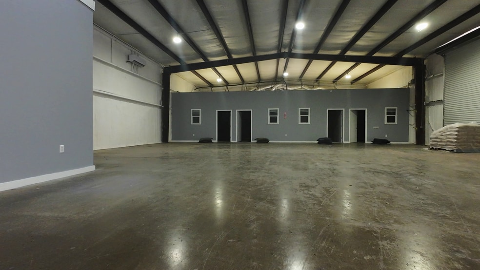 271 Millennium Dr, Kyle, TX for lease - Building Photo - Image 2 of 5