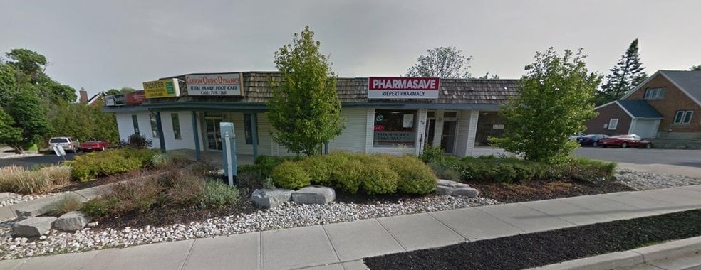 96-100 Highland Rd W, Kitchener, ON for lease - Building Photo - Image 2 of 8