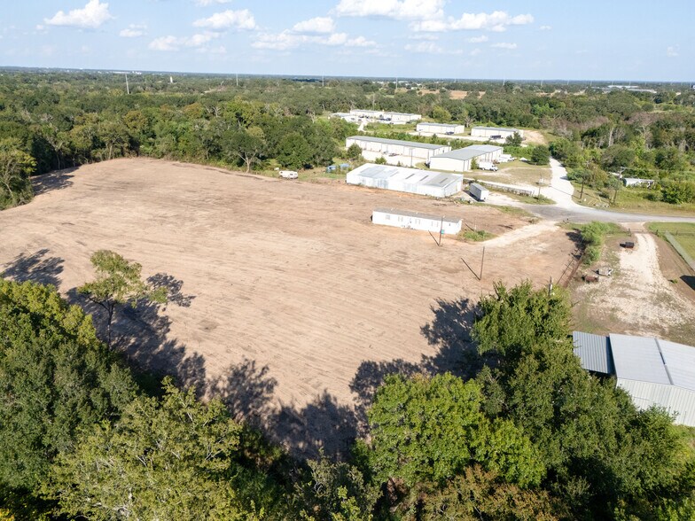 6241 Fourwinds Dr, Bryan, TX à louer - Photo du bâtiment - Image 3 de 3