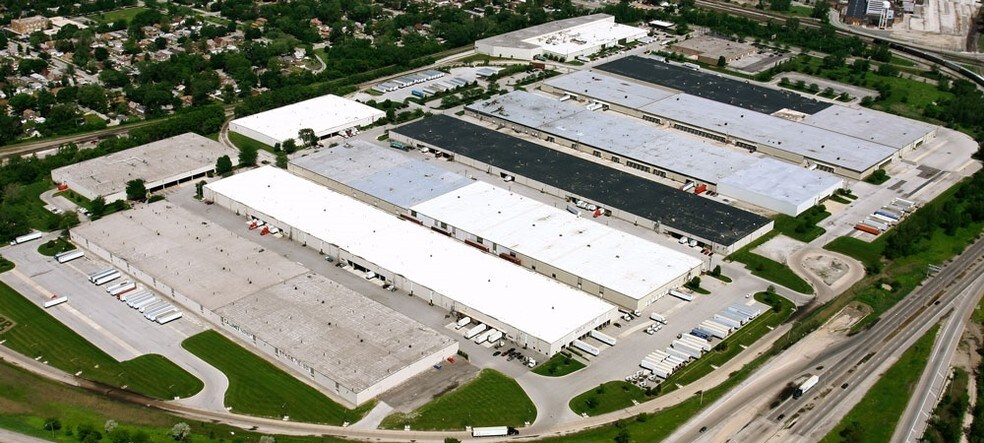 1400 W 95th St, Chicago, IL à louer - Photo du bâtiment - Image 2 de 15