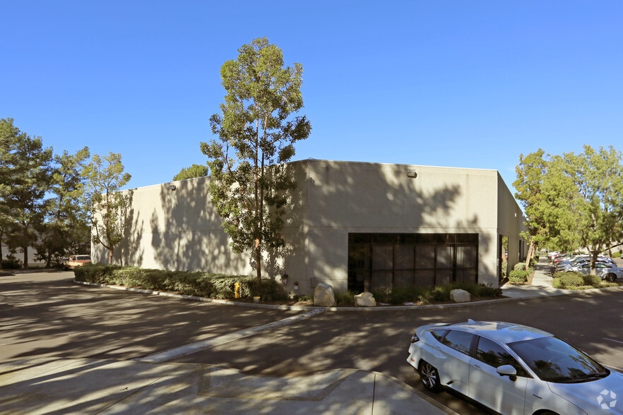 2375 Camino Vida Roble, Carlsbad, CA for lease - Building Photo - Image 1 of 6