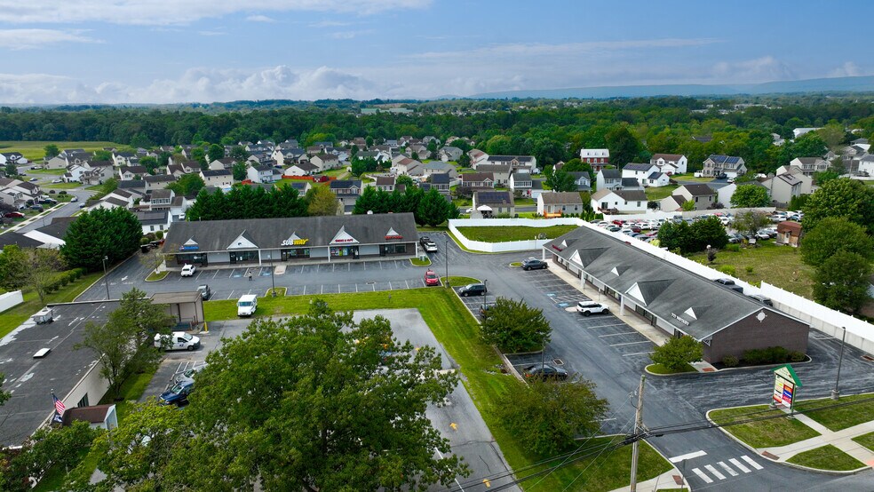 171-189 S Lancaster St, Jonestown, PA à louer - Photo du bâtiment - Image 1 de 1