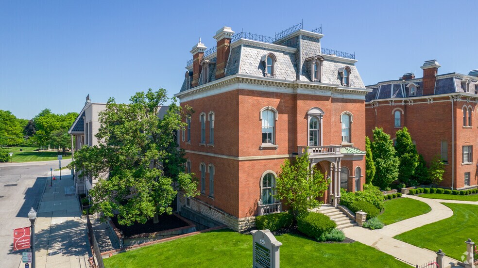 620 E Broad St, Columbus, OH à vendre - Photo du bâtiment - Image 2 de 12